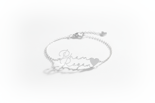 Bracelet prénom cursive sur fond blanc
