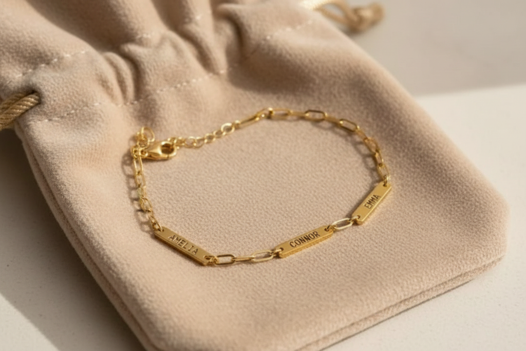 Bracelet sur pochette velours beige